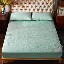 Load image into Gallery viewer, Super Waterproof Quilted Mattress Cover Air-Permeable Bed Protector Pad Cover Queen Mattress Topper Not Including Pillowcase
