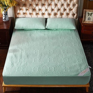 Super Waterproof Quilted Mattress Cover Air-Permeable Bed Protector Pad Cover Queen Mattress Topper Not Including Pillowcase