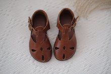 Load image into Gallery viewer, Cowhide Girls sandals Retro oil wax color Genuine Leather Baby Beach shoes kids Garden sandals Summer Children&#39;s sandals 5T