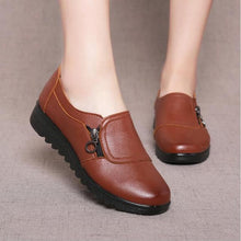 Load image into Gallery viewer, 2020 Fashion Soft Leather Round head Women Casual Flats Ladies Side Zipper Flat Oxford Shoes New Mother single Shoes