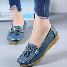 Load image into Gallery viewer, New Women Shoes Loafers  Female Moccasins Shoes Summer Genuine Leather Women Flats Slip On Women Loafers Flats Tassel Plus Size